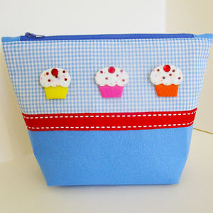NWT Cupcake Cosmetic Purse